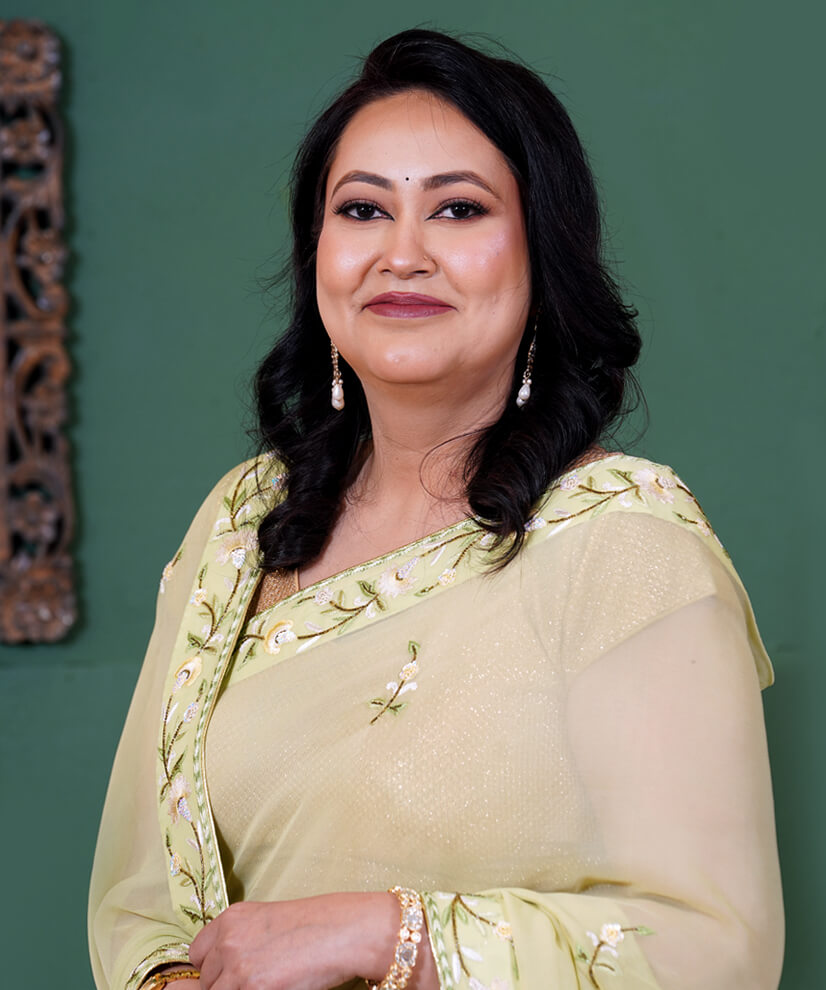 Pastel Lime Aari Zardozi Hand-Embroidered Georgette Saree - Image 2