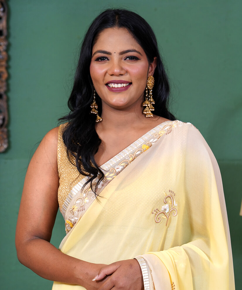 Lemon Yellow Aari Zardozi Hand-Embroidered Pure Georgette Saree - Image 4