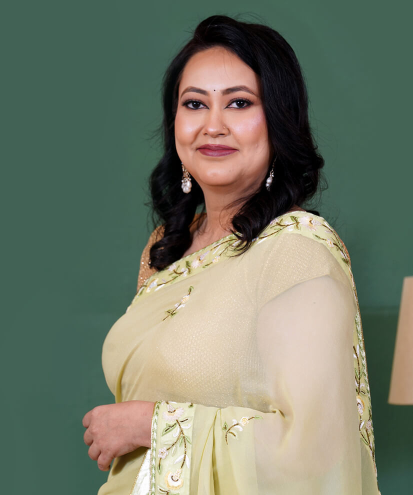 Pastel Lime Aari Zardozi Hand-Embroidered Georgette Saree - Image 4