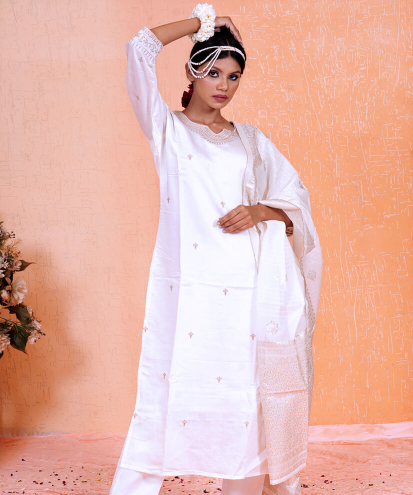 Ivory Viscose Silk Kurta Set with Chanderi Zari Dupatta - Image 2