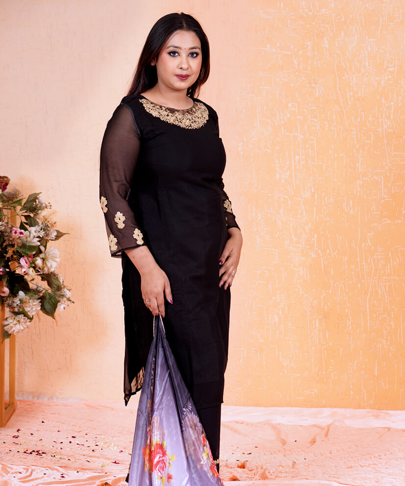 Black Embroidered Kurta Set with Lavender Shaded Floral Dupatta - Image 2
