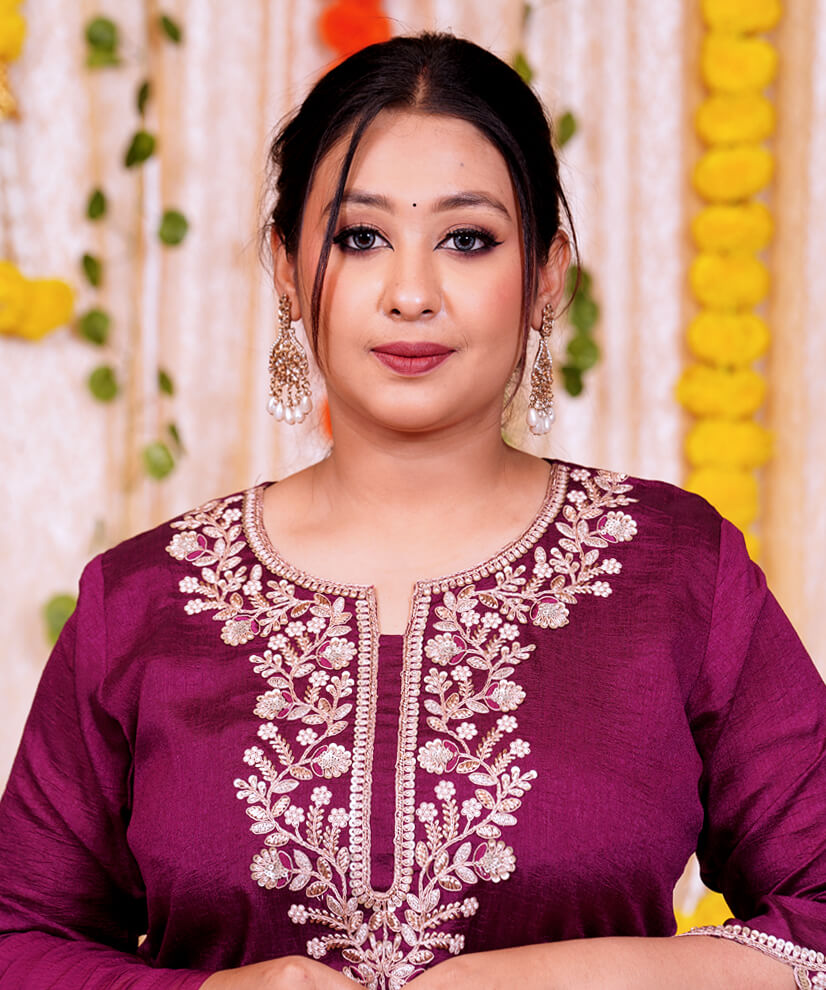 Berry Wine Kurta Set with Delicate Thread Embroidery - Image 3