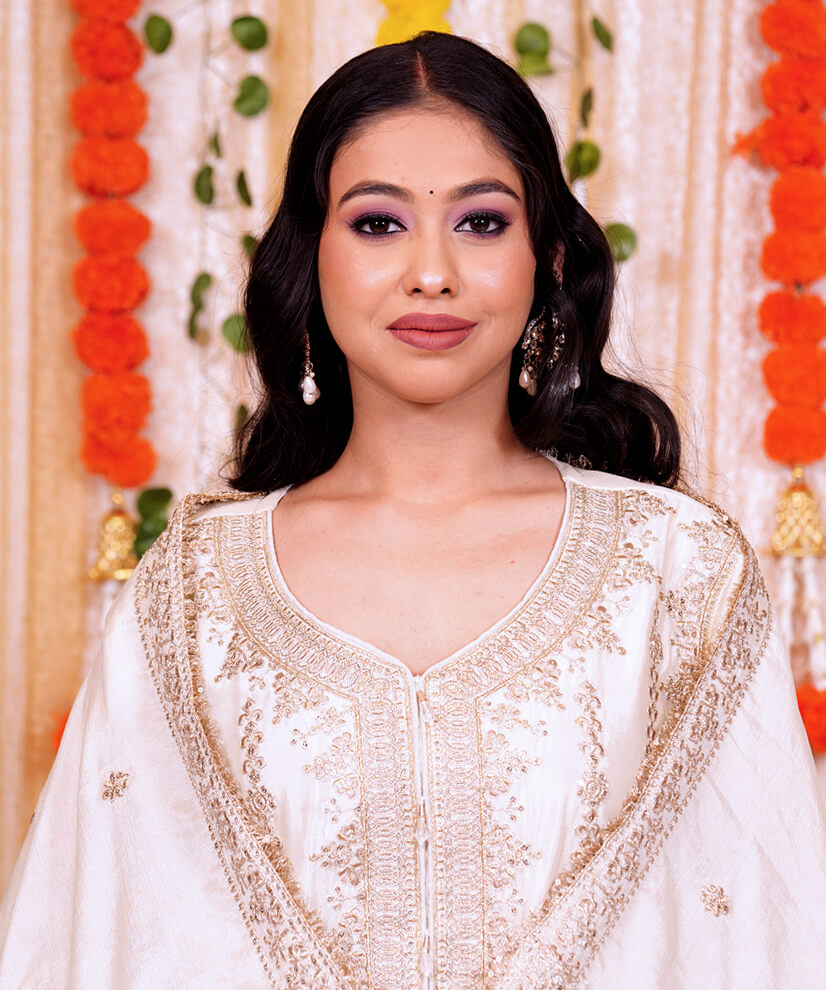 Ivory Gold Chinon Silk Embroidered Kurta Set with Pants & Dupatta - Image 2