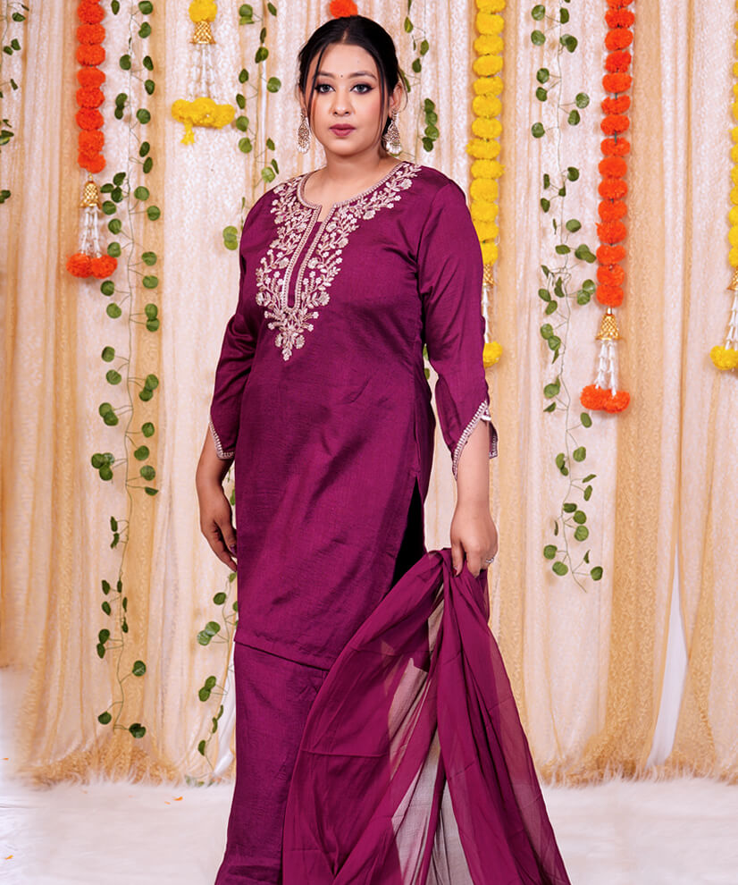 Berry Wine Kurta Set with Delicate Thread Embroidery - Image 4