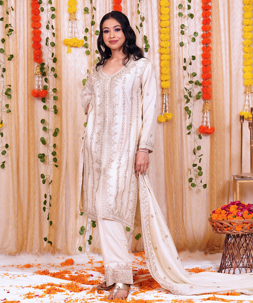 Ivory Gold Chinon Silk Embroidered Kurta Set with Pants & Dupatta - Image 4