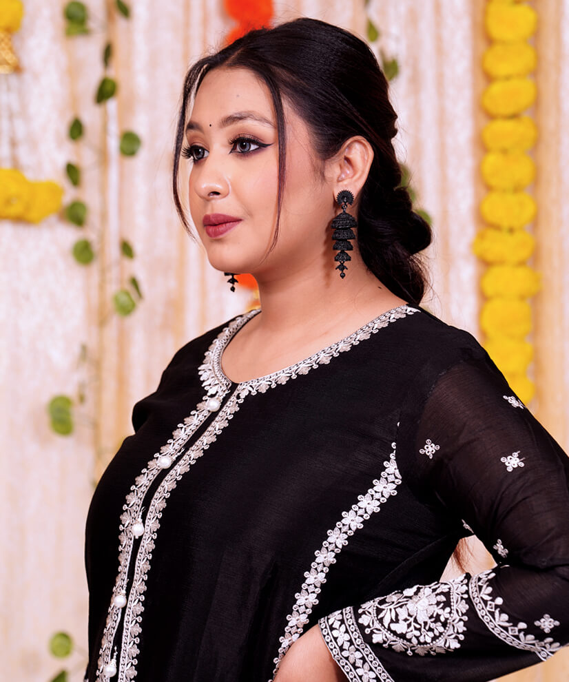 Black Embroidered Kurta Set with Contrasting Polka Dot Dupatta - Image 4