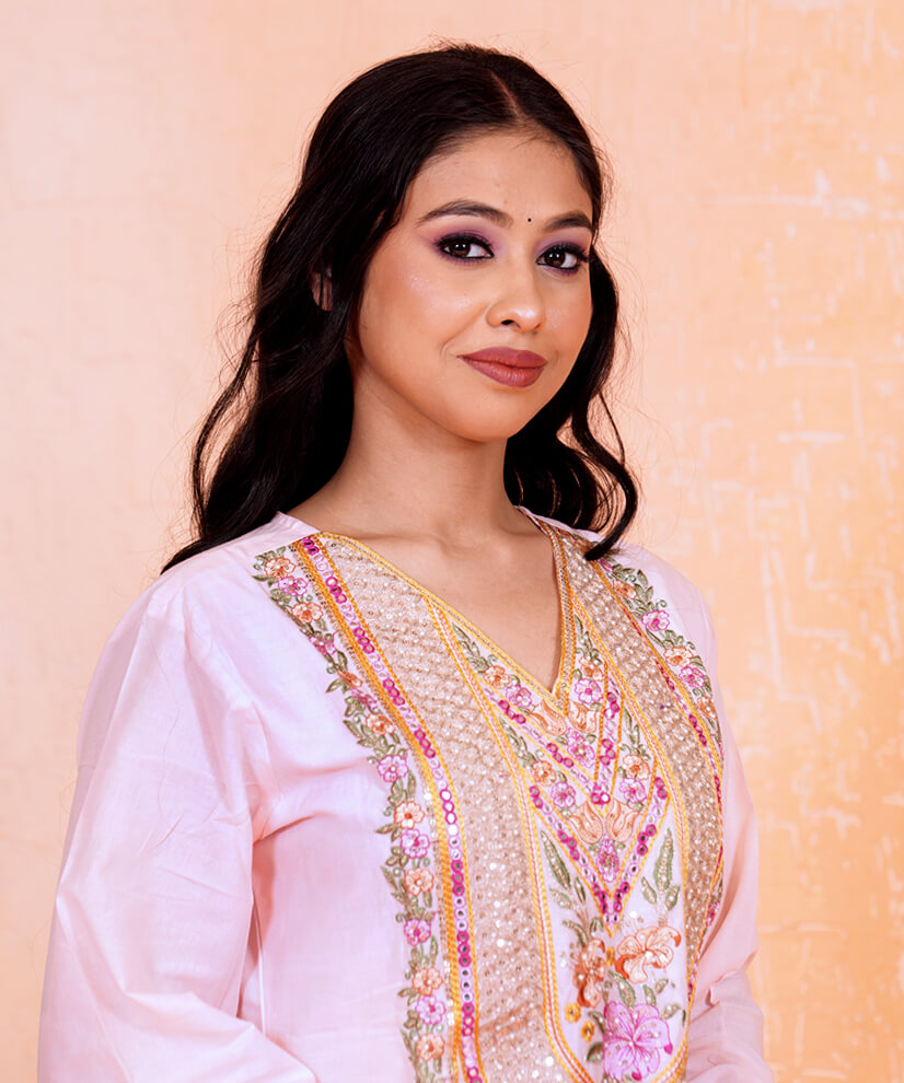 Blush Pink Thread & Mirror Work Cotton Suit Set with Organza Dupatta - Image 5